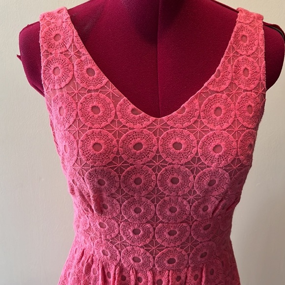 Banana Republic dress midi Sweet Peach Coral Eyelet circle pattern   EUC  Size 4 - Picture 3 of 11